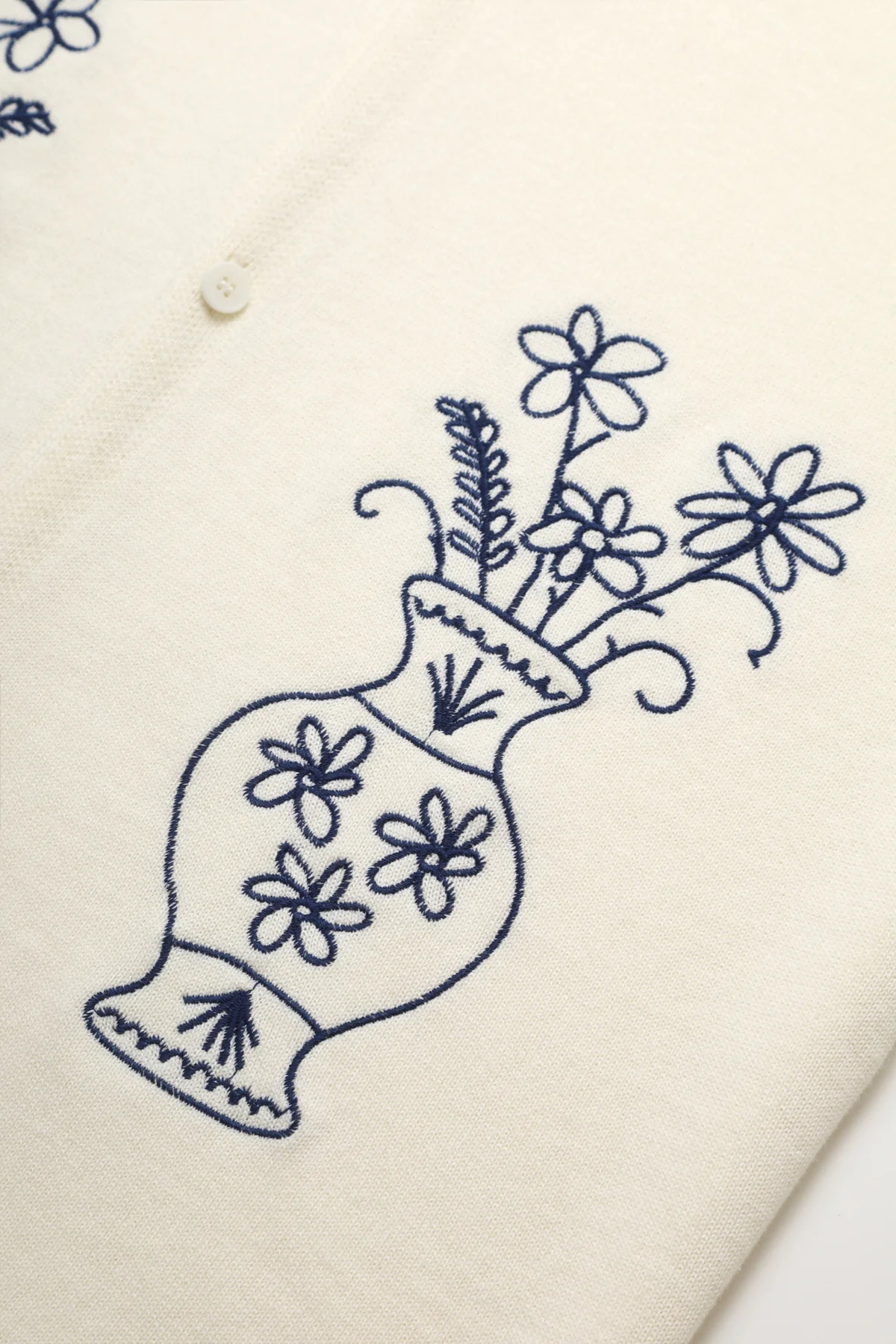Knitted Vase Shirt - Off-White - Image 5